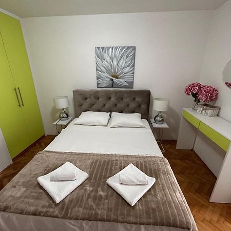 Apartments And Rooms Diana Zara Esterno foto