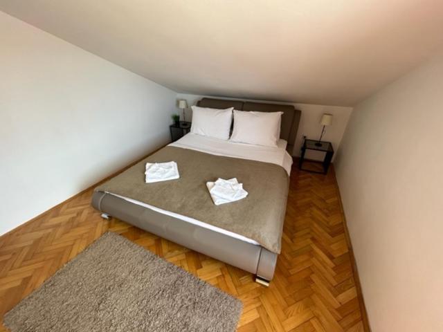 Apartments And Rooms Diana Zara Esterno foto