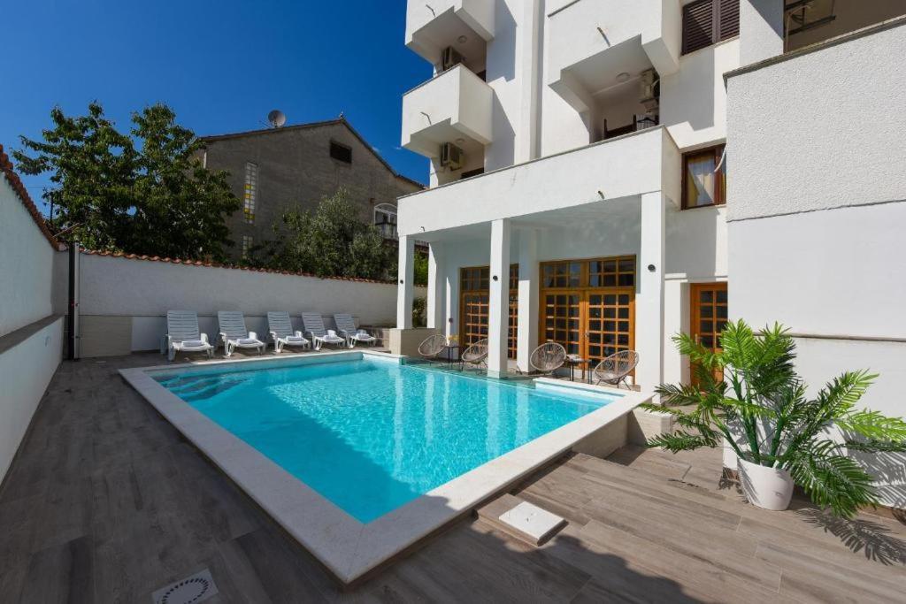 Apartments And Rooms Diana Zara Esterno foto