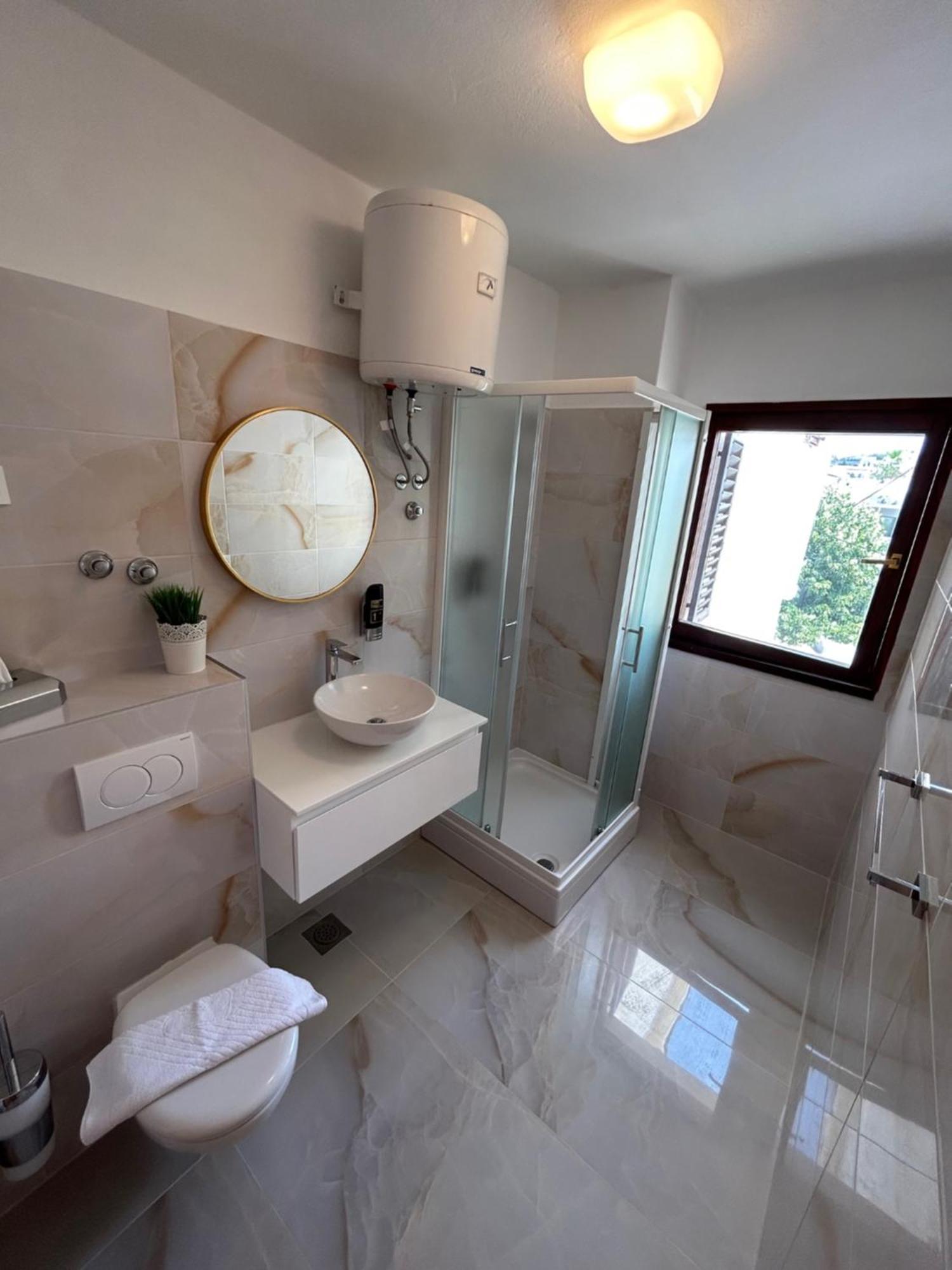 Apartments And Rooms Diana Zara Esterno foto