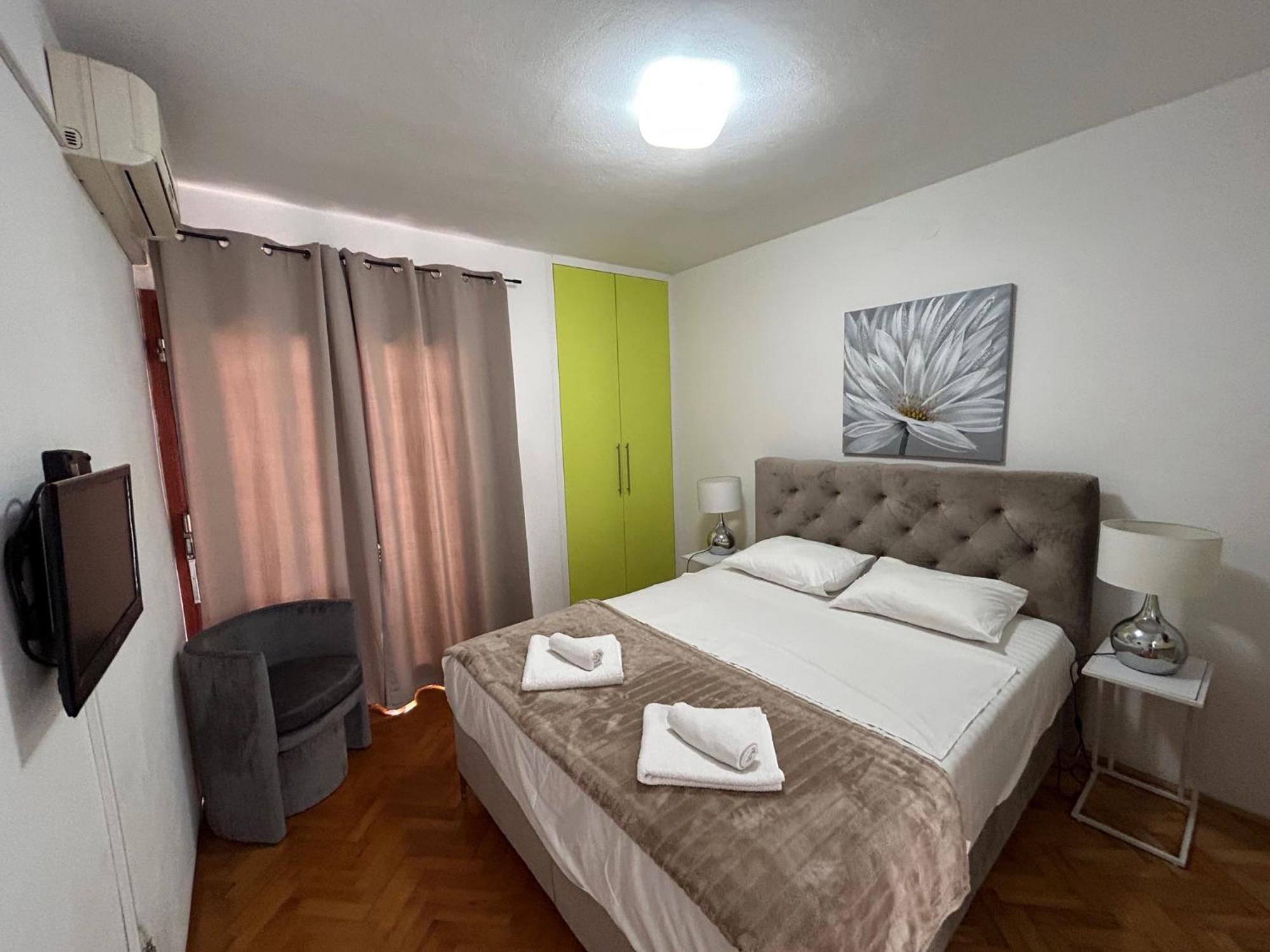 Apartments And Rooms Diana Zara Esterno foto