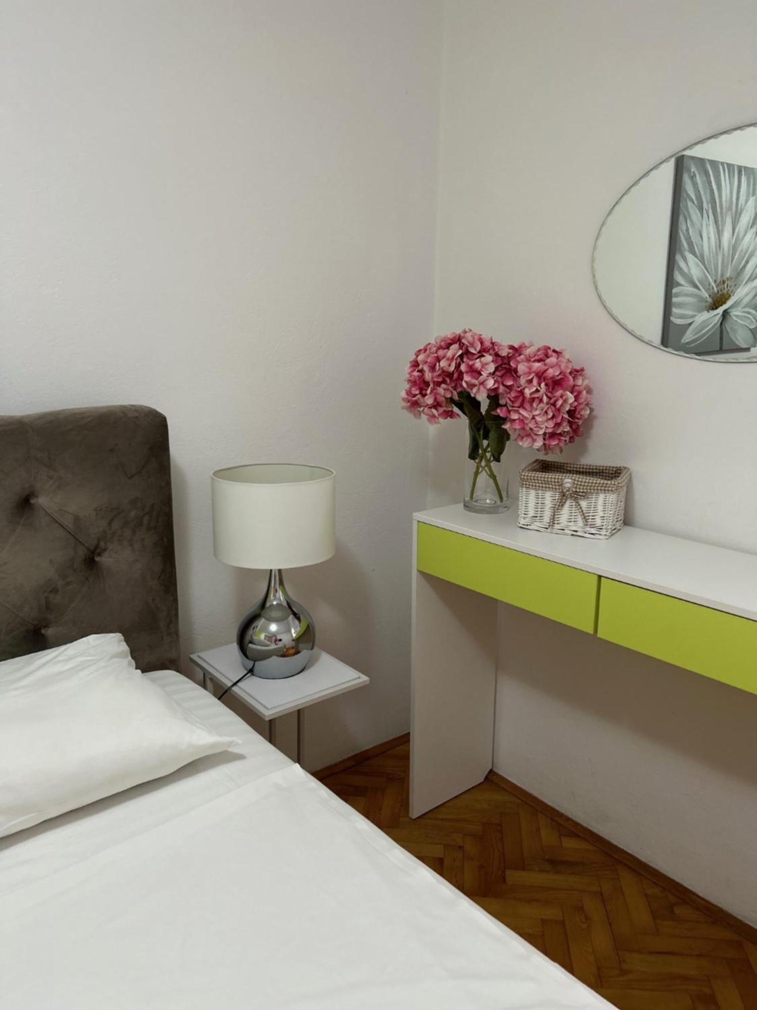 Apartments And Rooms Diana Zara Esterno foto